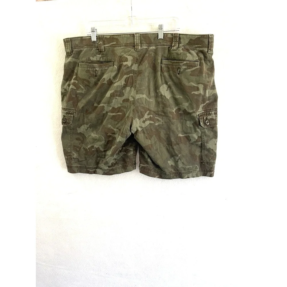 Men's Camoflauge Green Cargo Shorts Size 42 Army Gorpcore Hiking Utility Camping